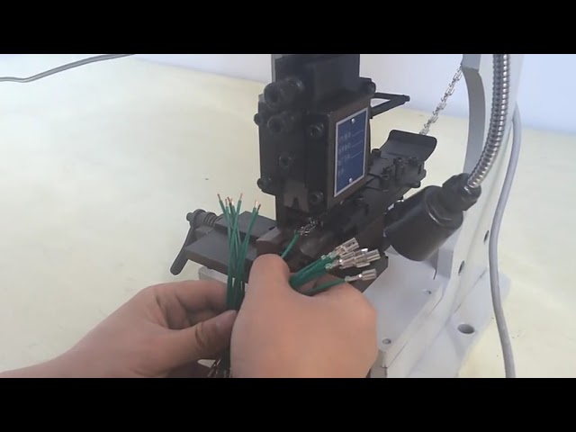 Automatikus hüvelykrimpelő gép (Machine Crimping Ferrule Latn) – Precíz vezetékvég krimpelés