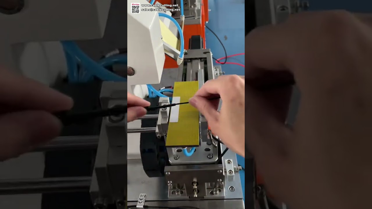 Fejlett technológiájú vezetékcímkéző gép – Nagy pontosságú kábelmatrica felvitel rendszer
