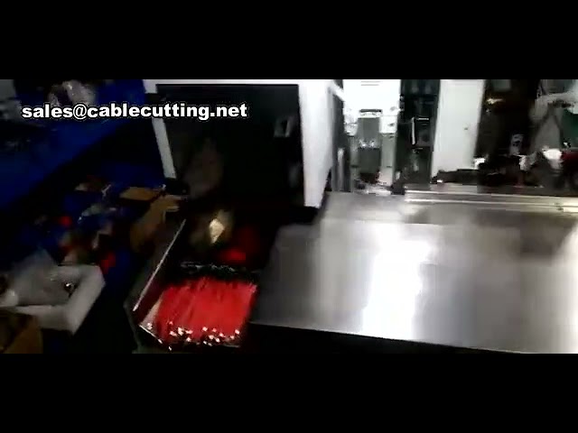 Zsugorcső behelyező, fűtő és vezetékterminál krimpelő automata gép