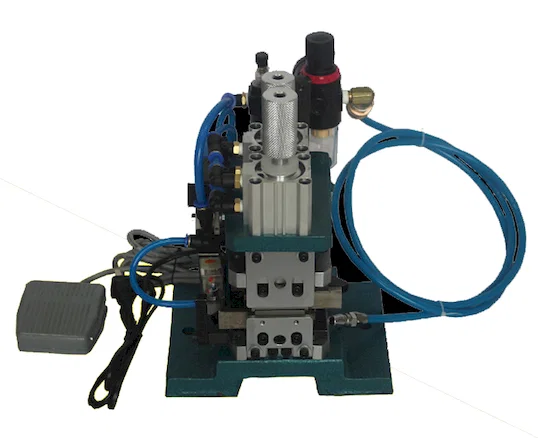 Pneumatikus huzalcsupaszító és sodrógép WPM-3F+T